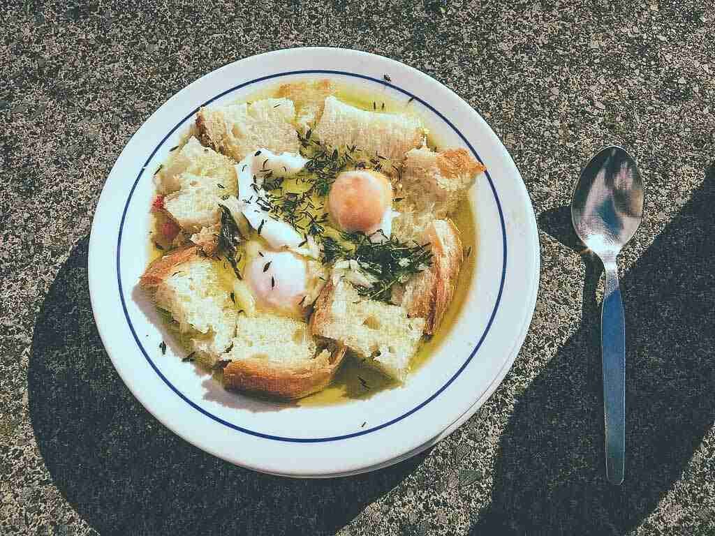 Portuguese Bread & Garlic Soup with Cilantro (Açorda à Alentejana